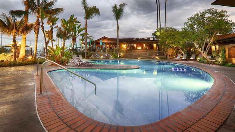 Island Palms Hotel & Marina (.)