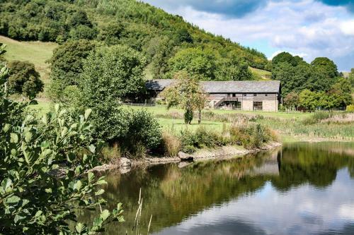 Jay Apartment At Cwmchwefru Cottages