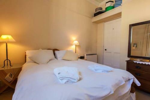 Apartamento 1 Bedroom New Town Flat Sleeps 2