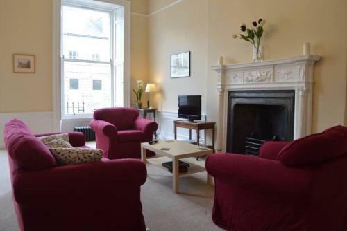Apartamento 2 Bedroom Georgian Flat In New Town Accommodates 5