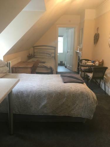 Hostal The Oak Tree Guest House