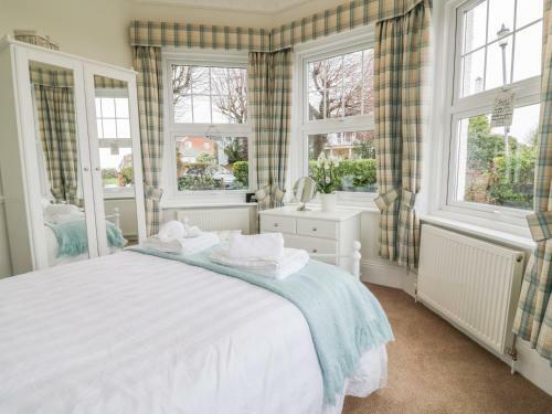 Flat 1, Cambridge Court, Frinton-on-sea