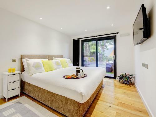 Modern Holiday Home In Hythe Kent With Terraces