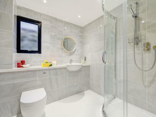 Modern Holiday Home In Hythe Kent With Terraces