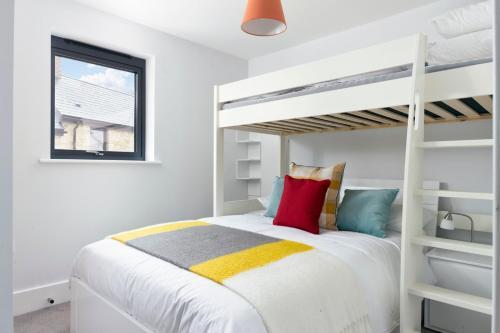 Woodsford Villa Sleeps 9 Wifi
