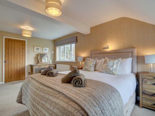 Spacious Holiday Home In Ilkerton With Garden