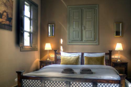 Hostal Oikies Art Rooms