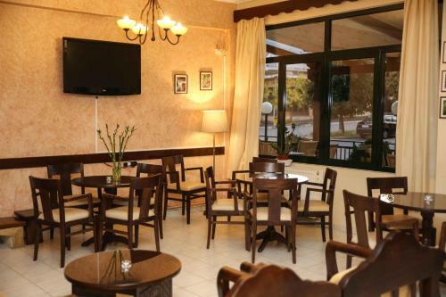 Hostal Anixis Hotel