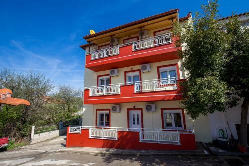 Grande Apartments