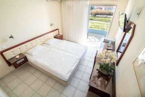 Dionisos Hotel