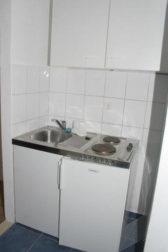 Apartments By The Sea Igrane, Makarska - 2680