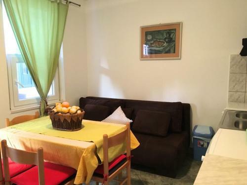Apartments By The Sea Rogac, Solta - 5166
