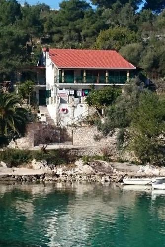 Apartments By The Sea Rogac, Solta - 5166
