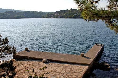 Apartments By The Sea Necujam, Solta - 11090