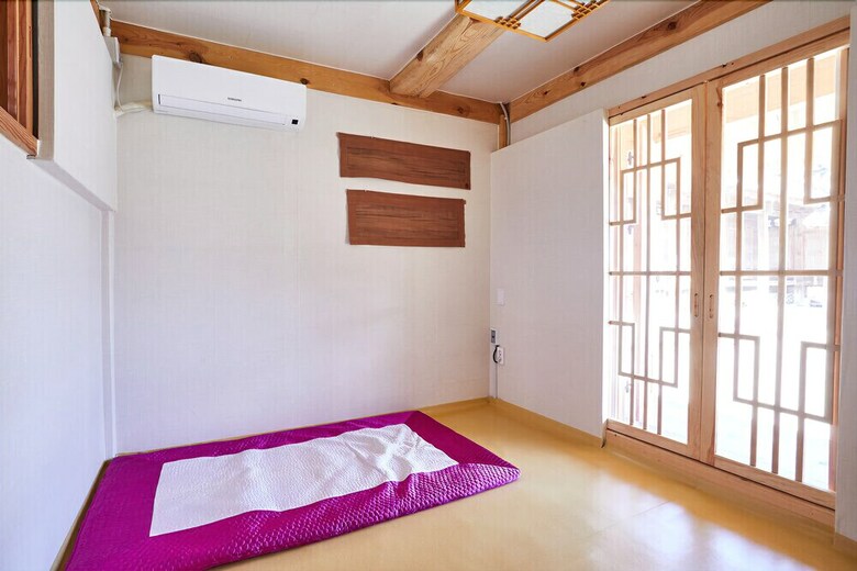 Hotel Choongsindang Hanok Traditional House