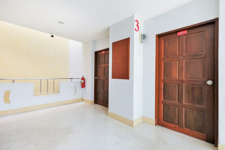 Hotel Oyo 605 Lake View Phuket Place