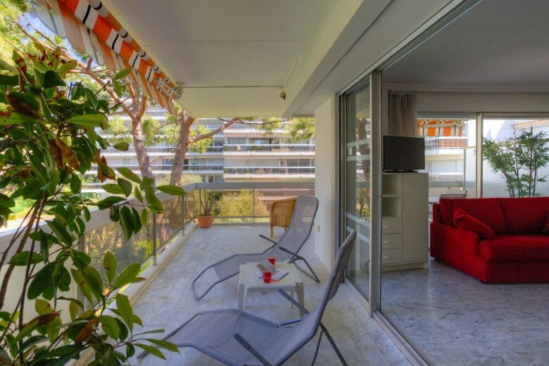 Les Lauriers Private Apartment