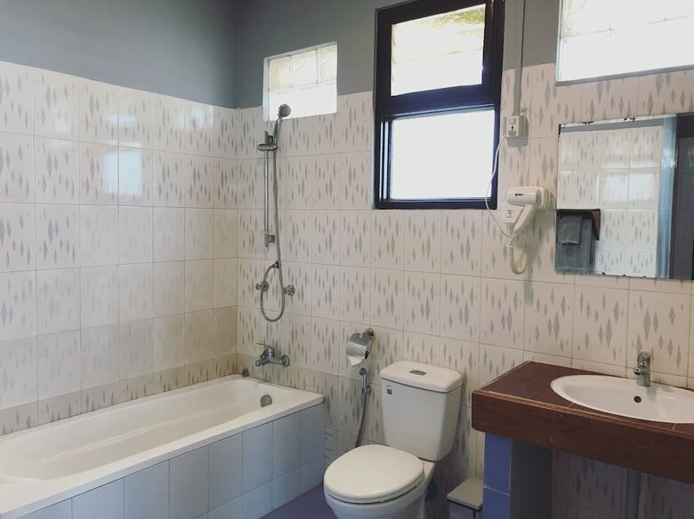 Hotel Lagoon Ngapali Beach Lodge