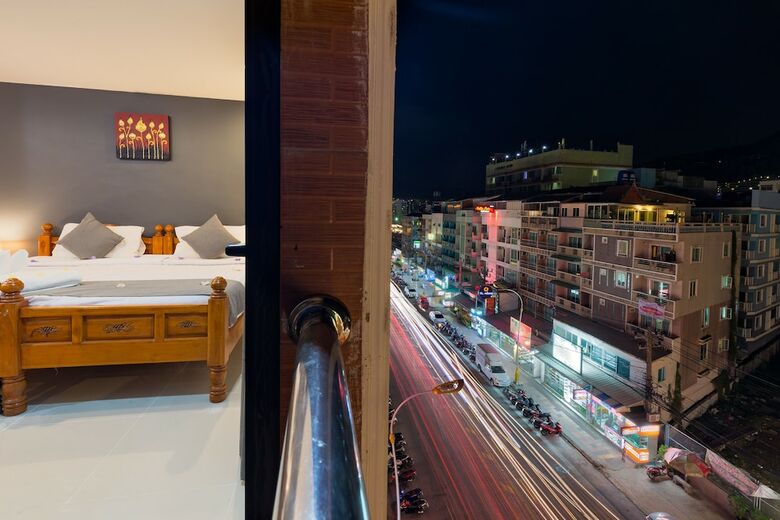 Oyo 861 Patong Dynasty Hotel