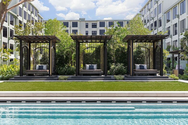 Hotel Four Points By Sheraton Phuket Patong Beach Resort