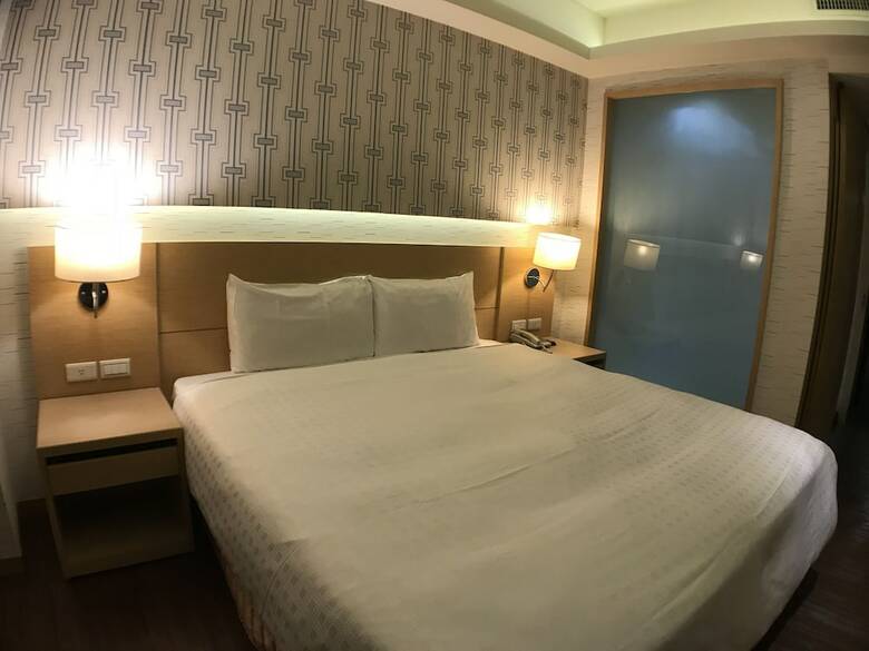 Paris Business Hotel