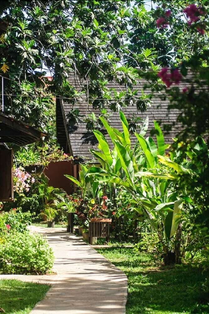 Bed & Breakfast Firefly Beach Cottages And Suites