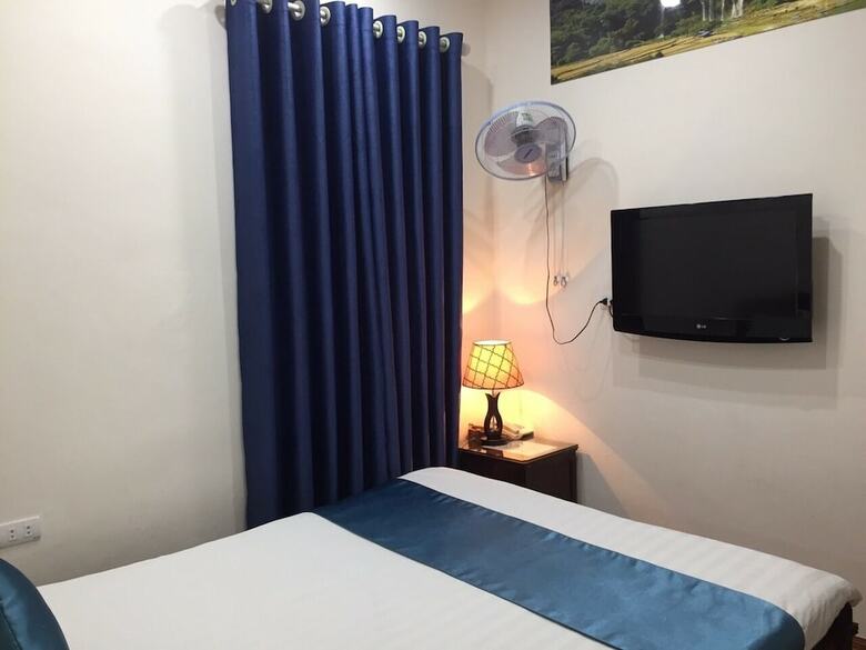 Violet Hotel