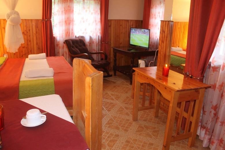 Hotel Bunyonyi Safaris Resort