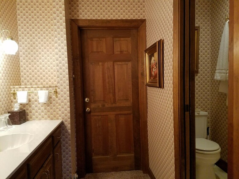 Innisfree Bed & Breakfast By-the-lake