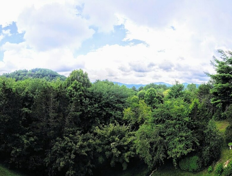 Innisfree Bed & Breakfast By-the-lake