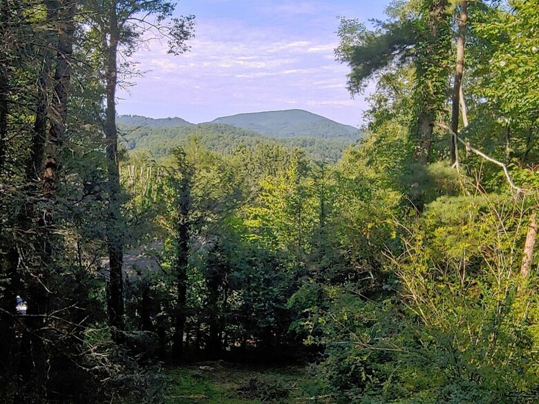 Innisfree Bed & Breakfast By-the-lake