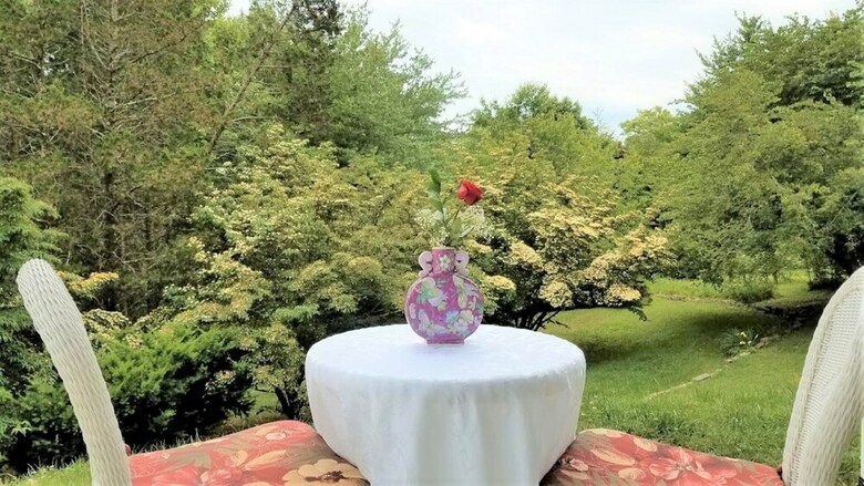 Innisfree Bed & Breakfast By-the-lake