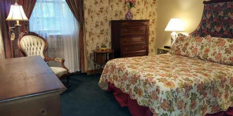 Innisfree Bed & Breakfast By-the-lake