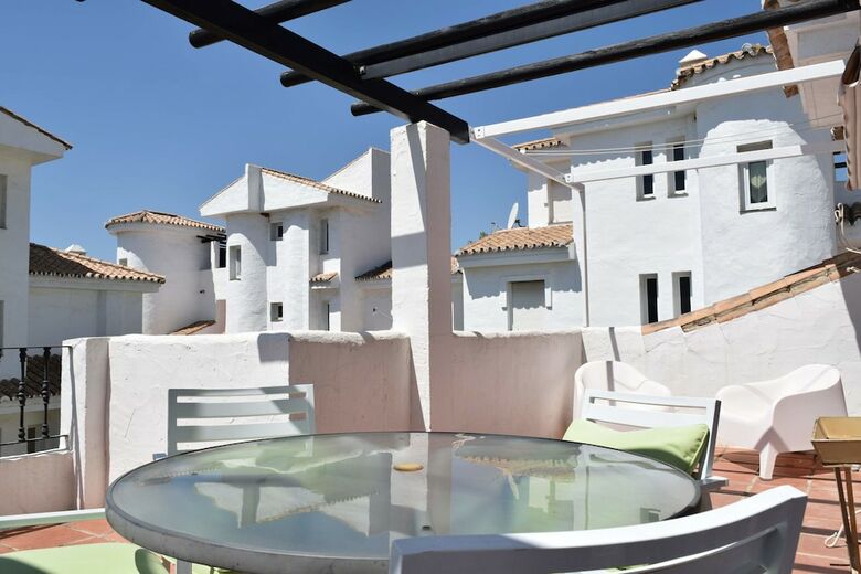 Apartamentos Y Casas Serinamar Marbella