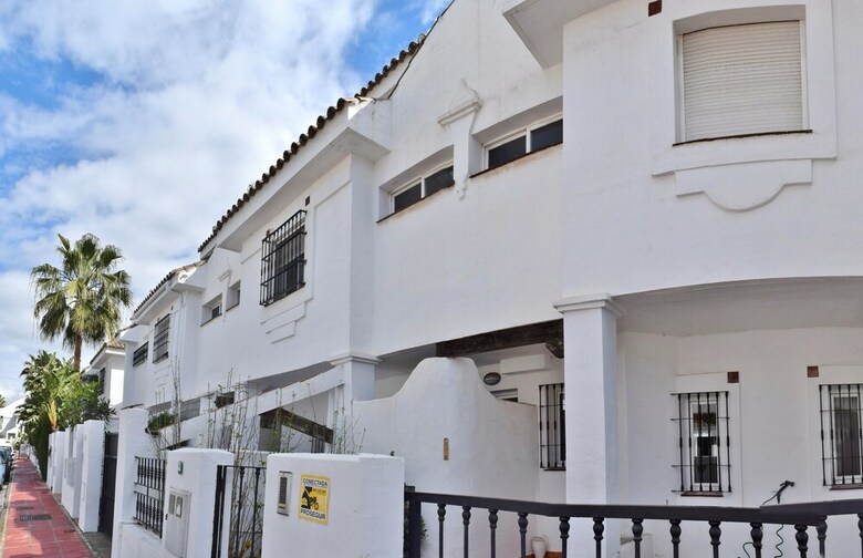 Apartamentos Y Casas Serinamar Marbella
