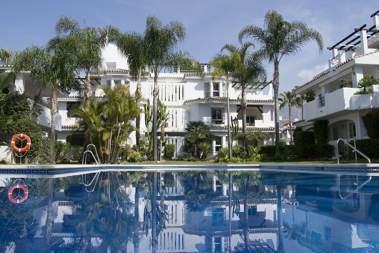 Apartamentos Y Casas Serinamar Marbella
