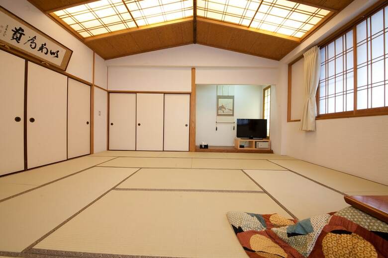 Yufuin Yawaraginosato Yadoya