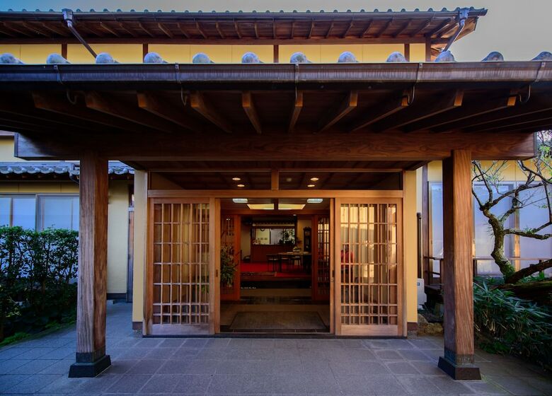 Yufuin Onsen Wafu Ryokan Tsuenosho