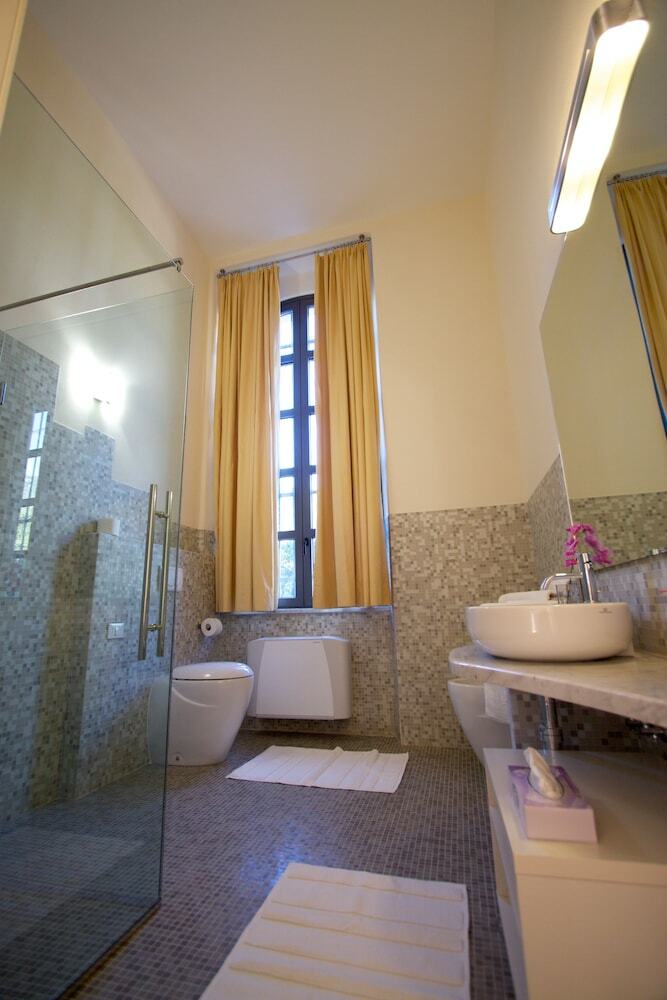 Miramare Apartments & Suites