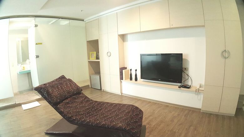 Walker Hotel Sanchong Zhengyi Branch