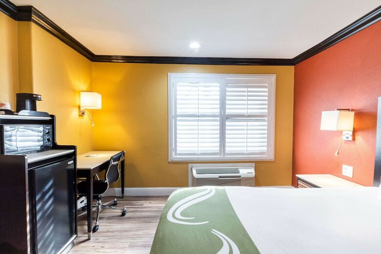 Hotel Quality Inn & Suites