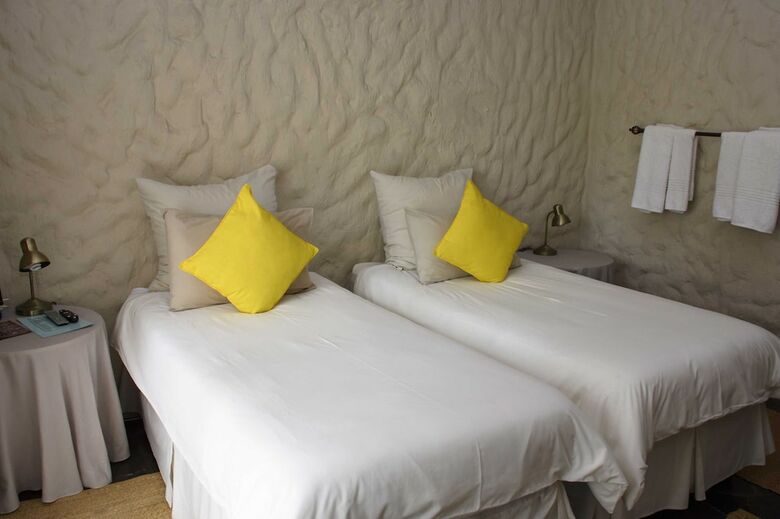 Hotel By Bush Telegraph Lodge