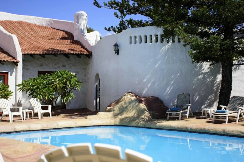 Hotel By Bush Telegraph Lodge