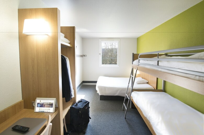Hotel B&B H�tel Auxerre Mon�teau