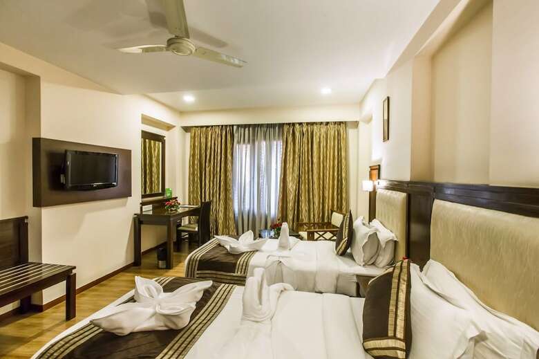 Hotel Golden Manor