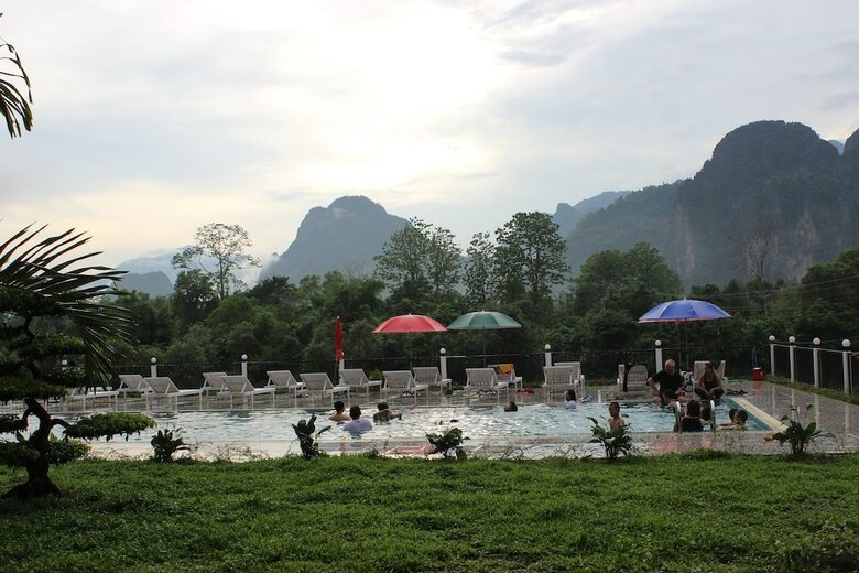 The Grand Riverside Hotel
