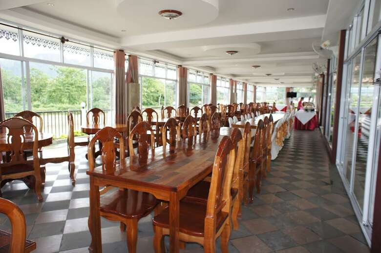 The Grand Riverside Hotel