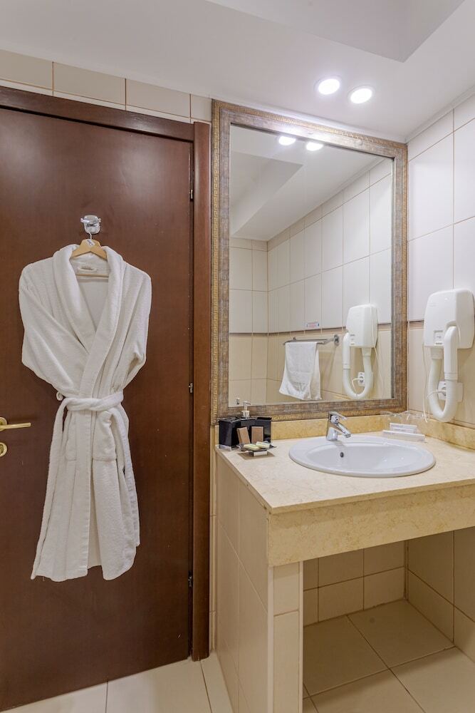 Hotel Rin Airport