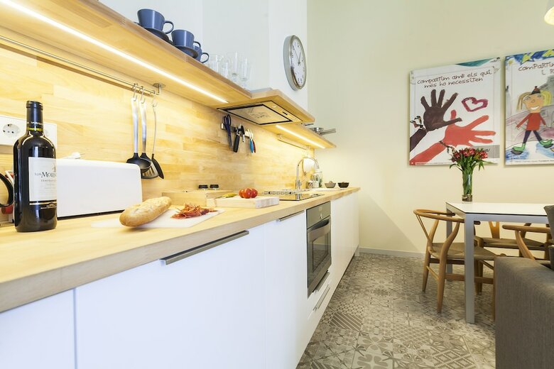 Apartamentos Uma Suites Pau Claris Barcelona