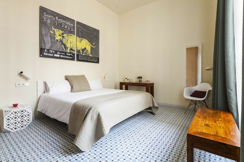 Apartamentos Uma Suites Pau Claris Barcelona
